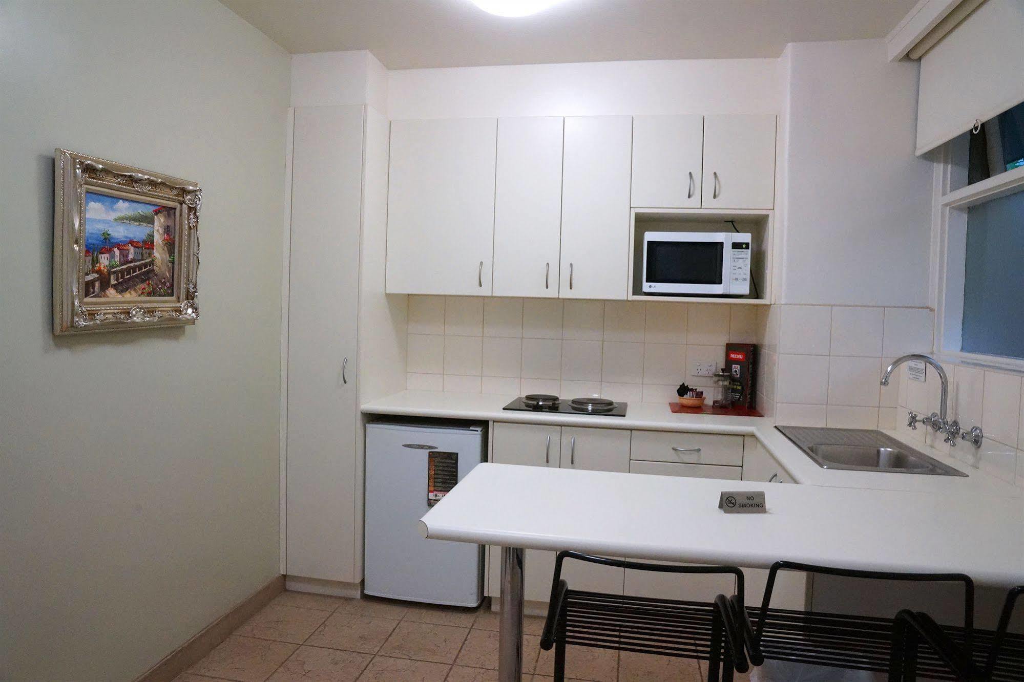 Albert Heights Serviced Apartments Melbourne Exterior photo